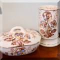 P34. Aesthetic period bath set. 